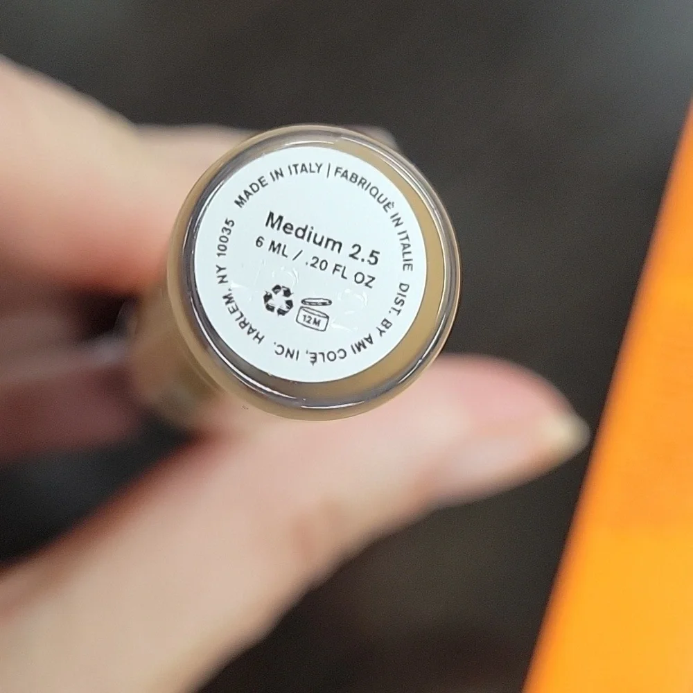 Ami Colé Skin-Enhancing Concealer in the shade Medium 2.5. New In Box